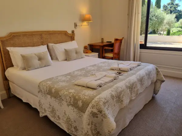 Chambre Tendance Lin au Clos des Cyprès