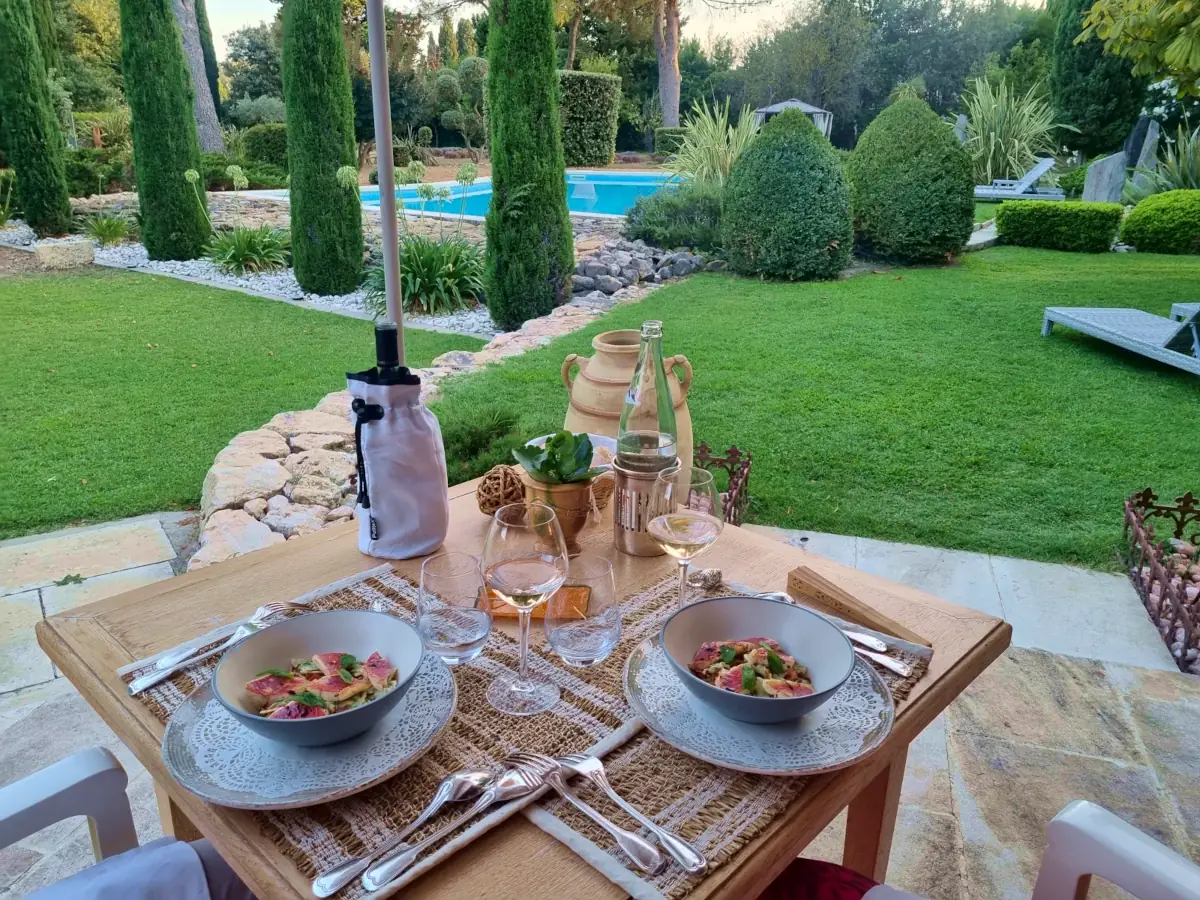 Table d'h&ocirc;tes et Diner gourmet au Clos des Cypr&egrave;s